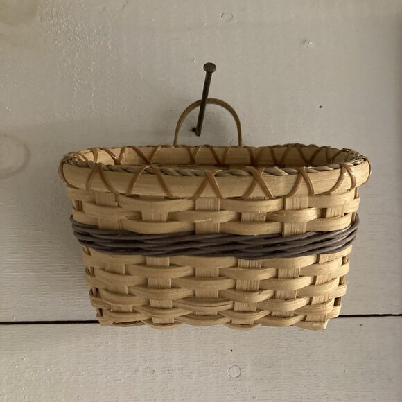 VTG Woven Wall Basket Artisan Handmade Cottagecore Farmhouse Decor Small Signed - Picture 2 of 10